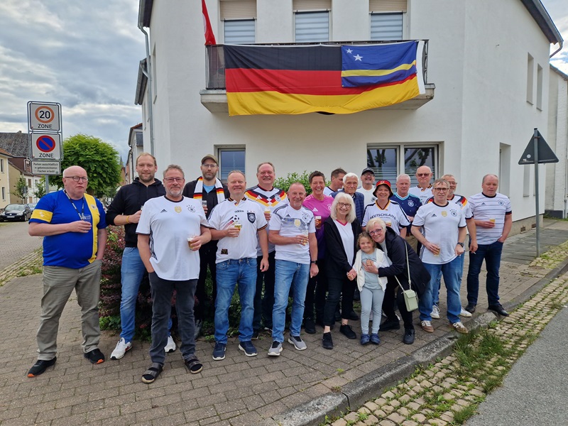WM-Studio Blomberg startet erfolgreich in die Fußball-WM