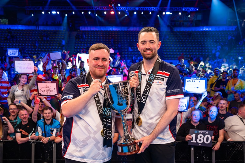 BetVictor World Cup of Darts: Littler & Humphries holen Englands sechsten Titel