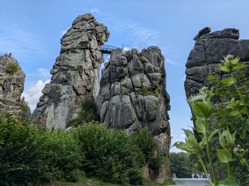 Verhaltensgebote zur Sommersonnenwende an den Externsteinen