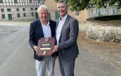 Hohe Auszeichnung für Dr. Bernd Sommer /„Echte Konstante“ im Lions Club Blomberg
