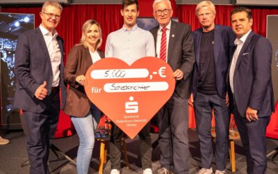 Sparkasse spendet 5.000 Euro für den Schiedsrichternachwuchs