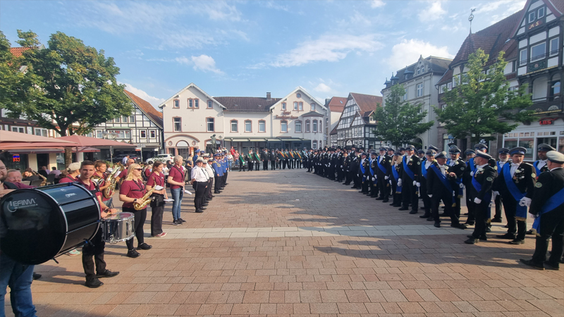 Verdiente Ehrung für Spielmannszug Istrup