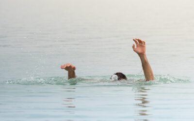 Nicht überhitzt ins Wasser, niemals die Gefahr von Flüssen, Seen und Kanälen unterschätzen