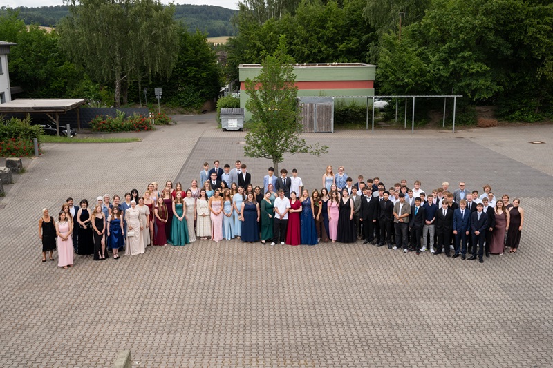 89 Absolvent*innen feiern ihren Abschluss an der SKS Blomberg
