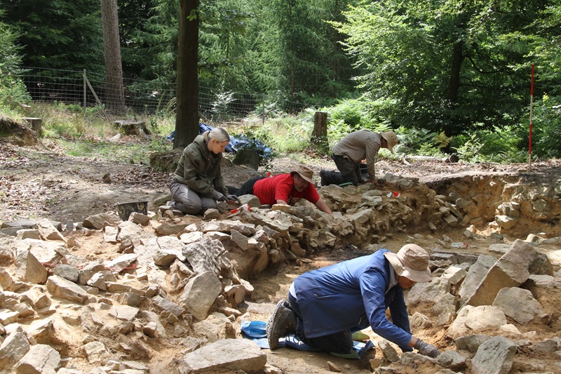 „Archäologische Zeitreise“ in Dörentrup: Einweihung eines neuen Wanderwegs