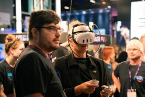 gamescom 2026: Die TH OWL ist dabei. Und NRW-Wirtschaftsministerin Mona Neubaur auch.
