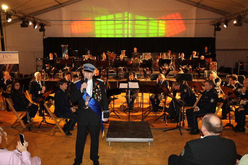 Landespolizeiorchester und Charmonie begeistern beim Benefizkonzert