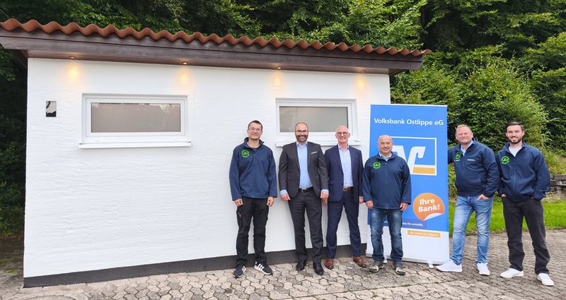 Volksbank Ostlippe eG unterstützt Schützenverein Siekholz mit 5.000 Euro