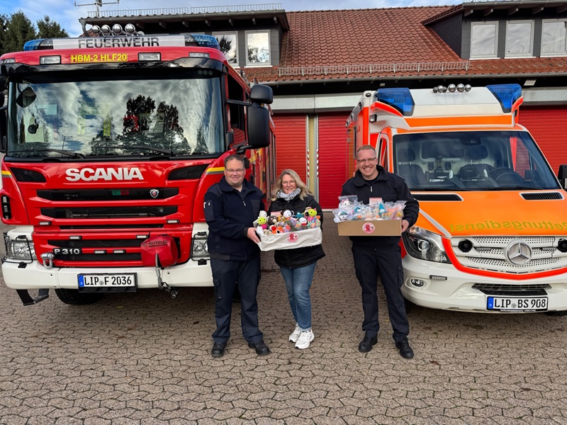 Kleine Teddys, großer Trost – Besondere Spende für Feuerwehr und Rettungsdienst in Horn-Bad Meinberg